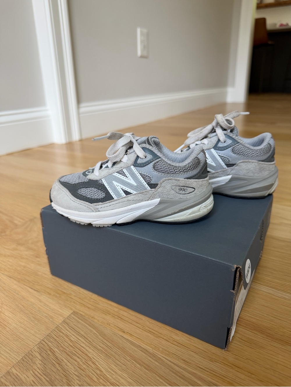 New Balance 990v6 Kids Gray Mesh & Suede Sneakers